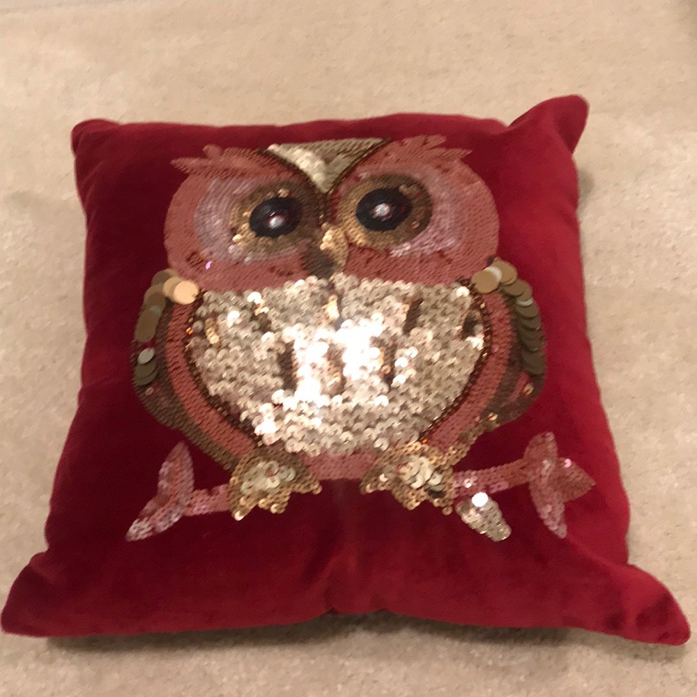 Cushion burgundy color brand new